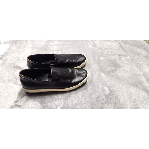 ECCO Women's Size 41 Black Leather Lightweight Soft 7 Slip on Sneakers - Picture 1 of 6